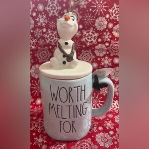NWT Rae Dunn Set of 2 Olaf mugs with topper